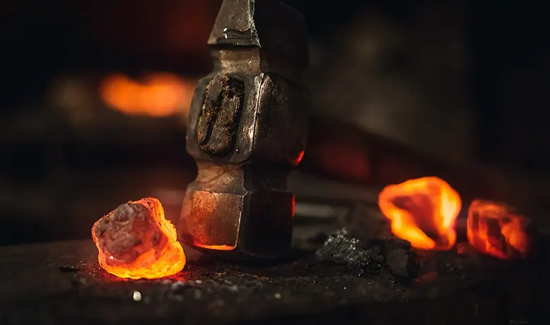 Metallurgy Book, Hammer at work, Blog post for Youtube channel of Wallid Guergour